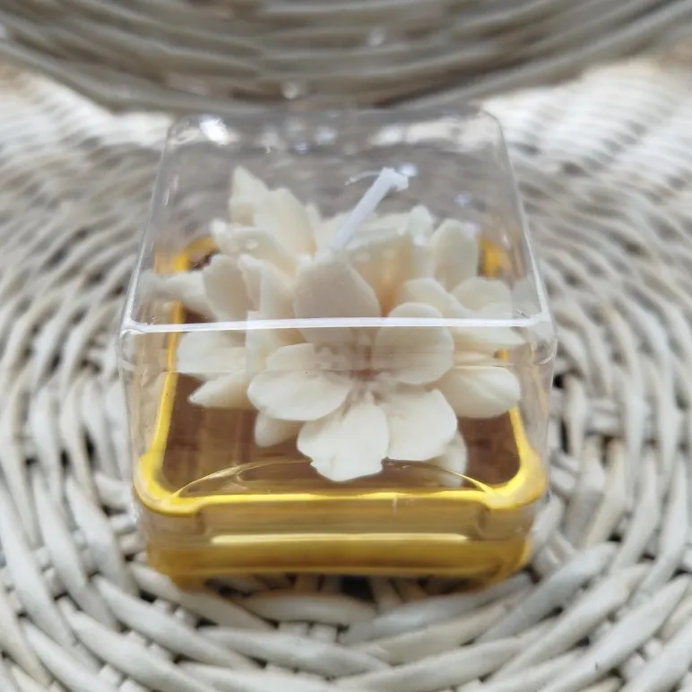 Свеча восковая бонбоньерка