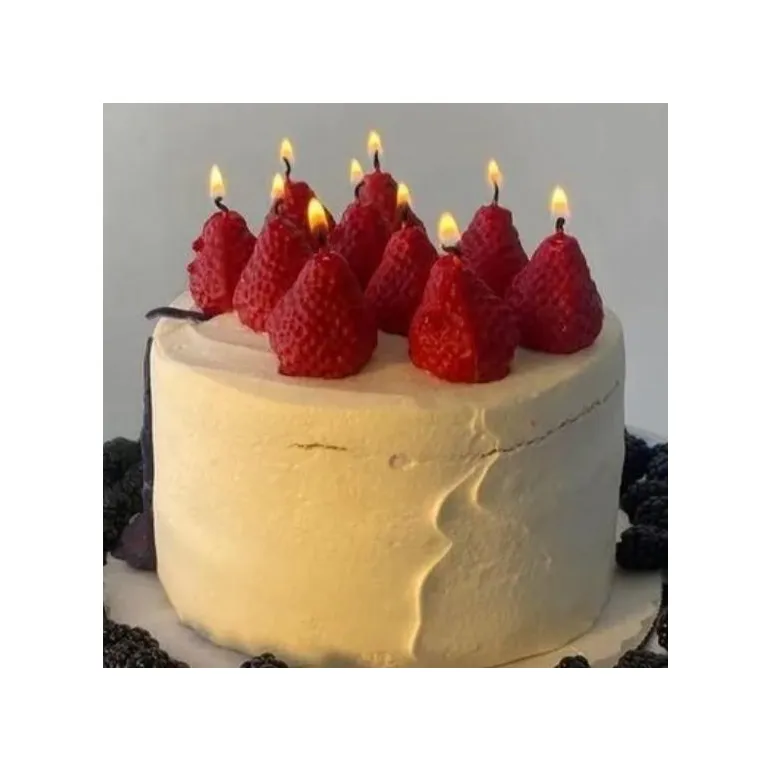 Свечи восковые букет РОМАШКИ КЛУБНИКА