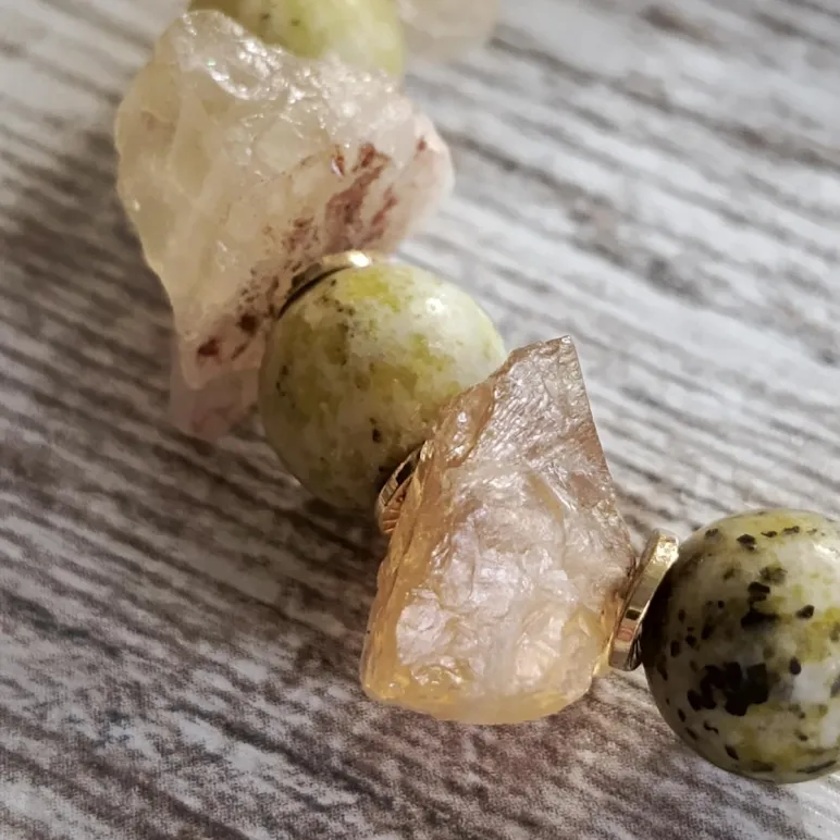 Браслет из серпентинита с цитрином