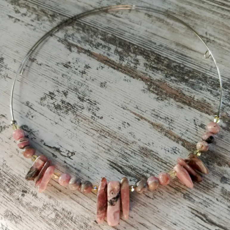 Чокер с родохрозитом