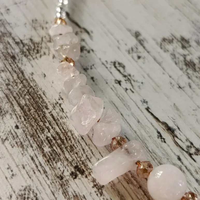 Чокер с розовым кварцем