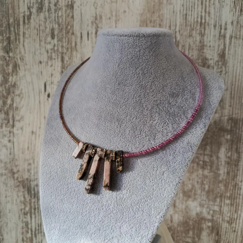 Чокер с родонитом