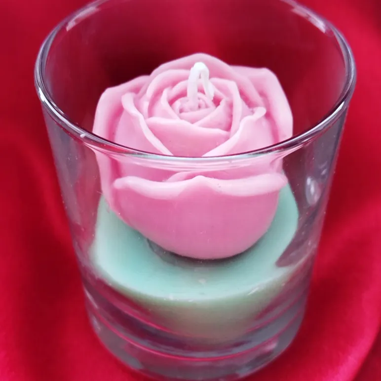 Свечи восковые в стакане