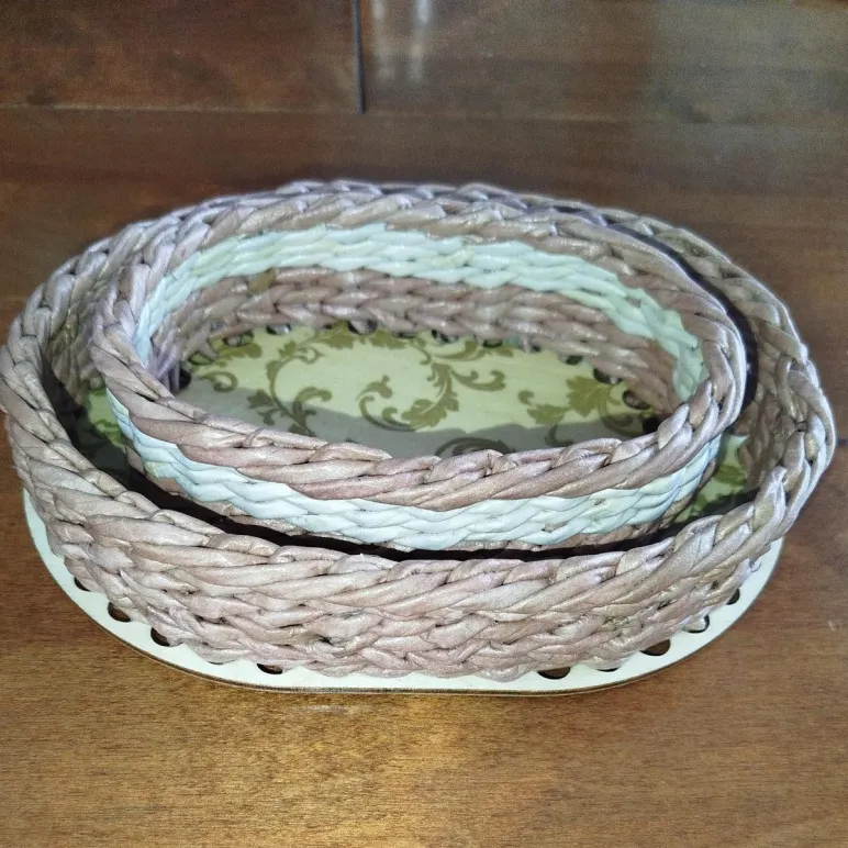 Вазочка плетеная под конфеты и восковые свечи