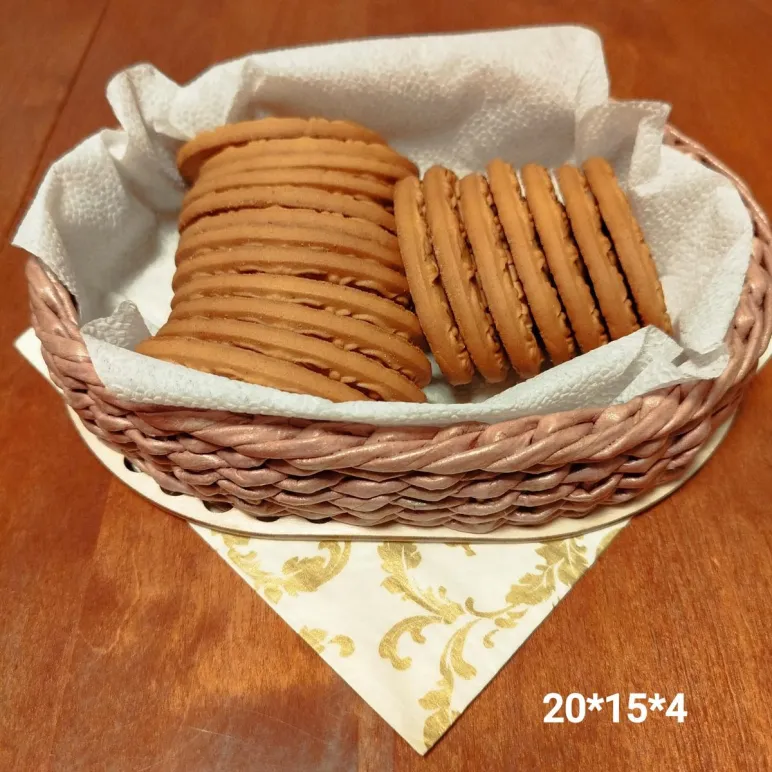 Вазочка плетеная под конфеты и восковые свечи