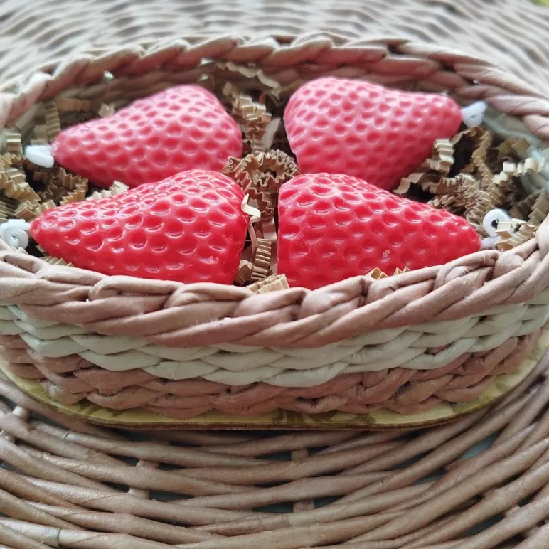 Вазочка плетеная под конфеты и восковые свечи