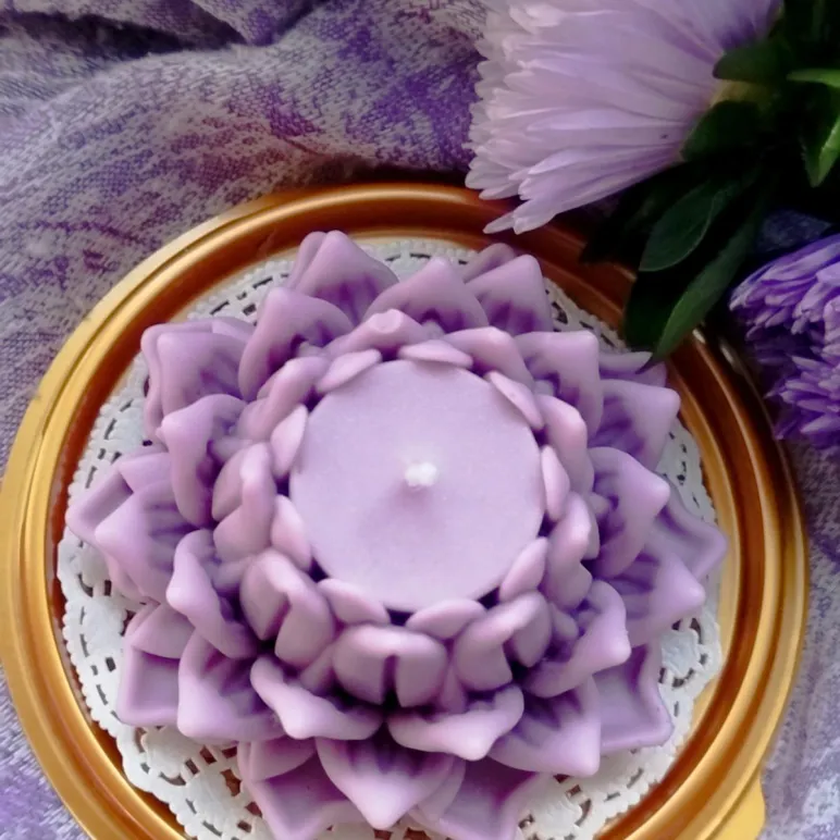 Свечи восковые формовые подарочные