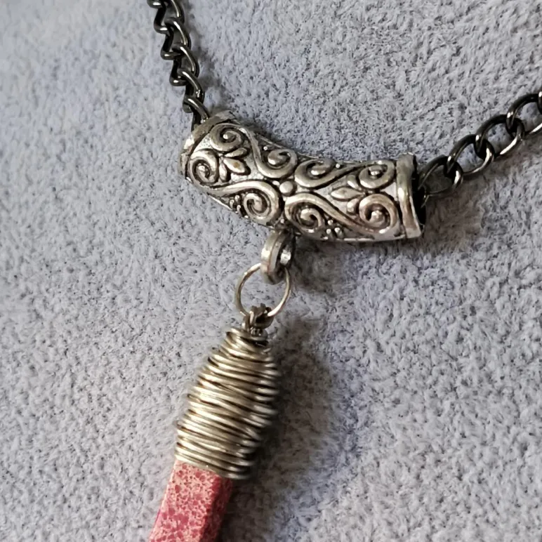 Подвеска с варисцитом