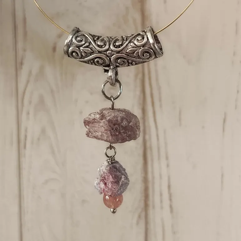 Подвеска с турмалином и гелиолитом