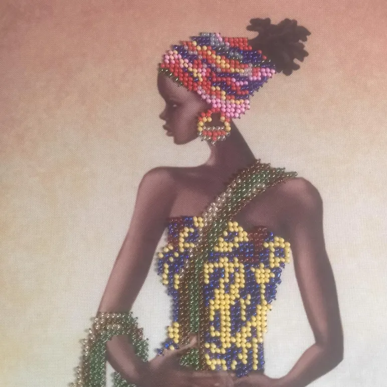 Картина вышитая бисером, африканка