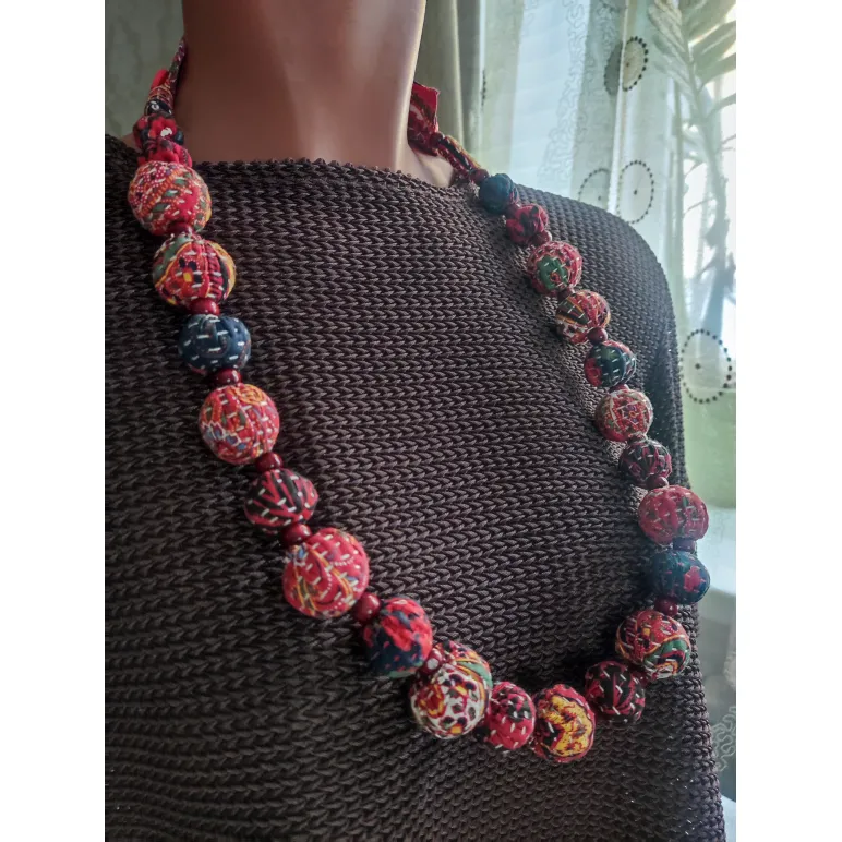 Бусы из ткани ручной работы в стиле бохо