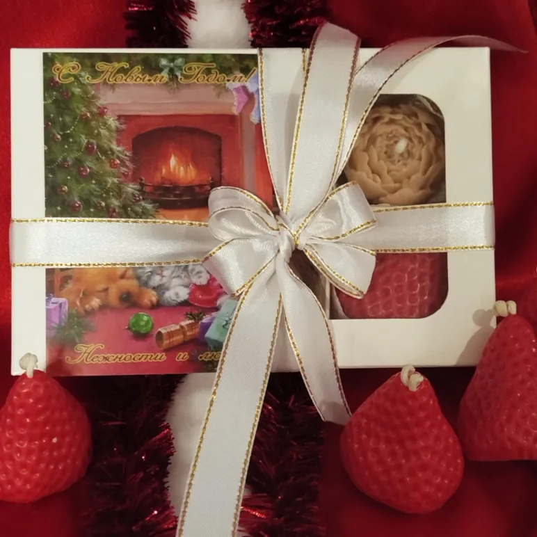 Свечи восковые подарочные Клубника Пион