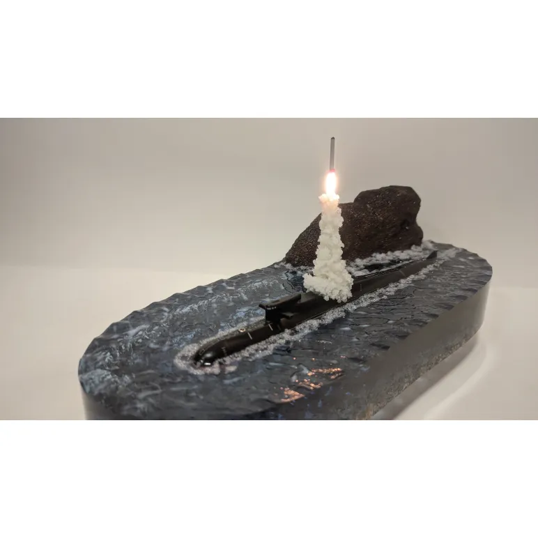 Модель подводной лодки 667БДРМ "Дельфин"