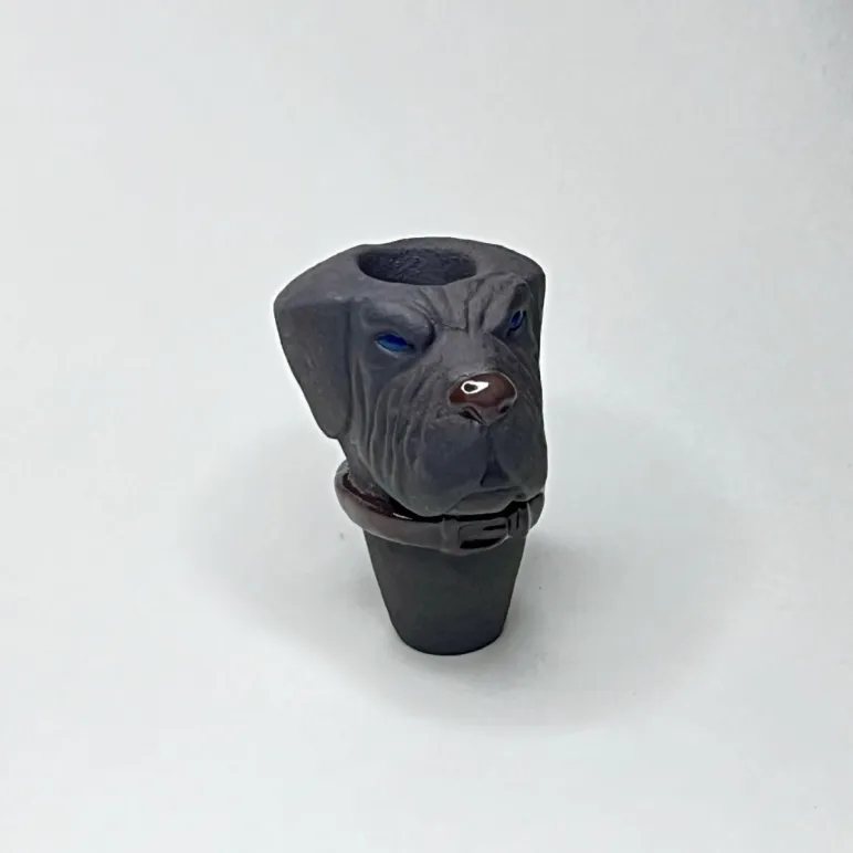 Колпак из глины ручной работы Суровый пес