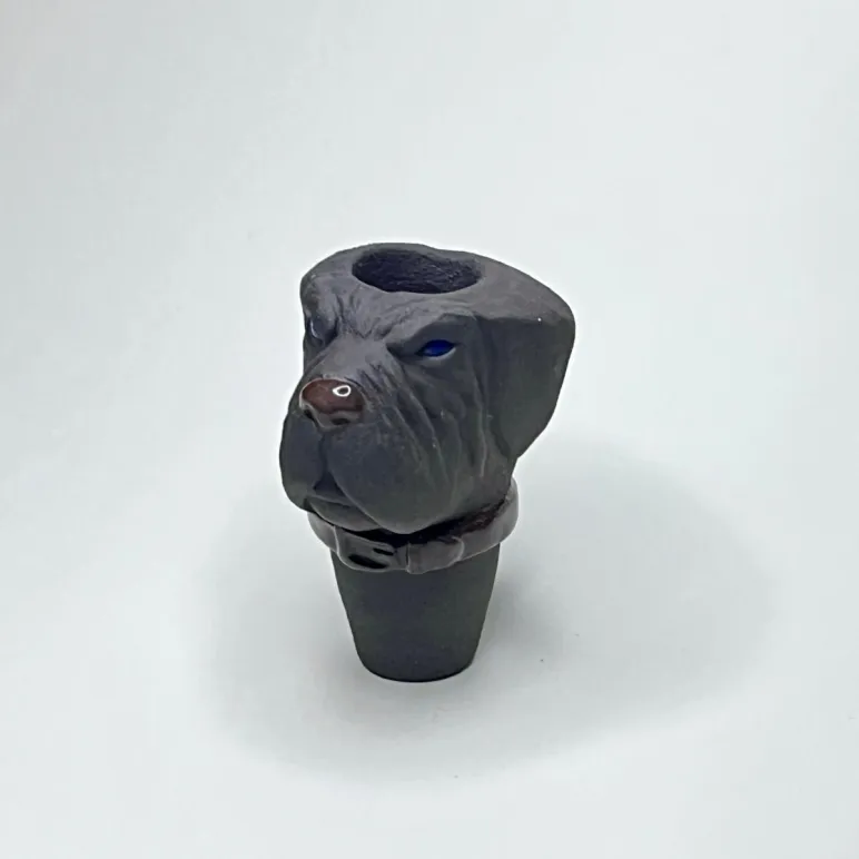 Колпак из глины ручной работы Суровый пес