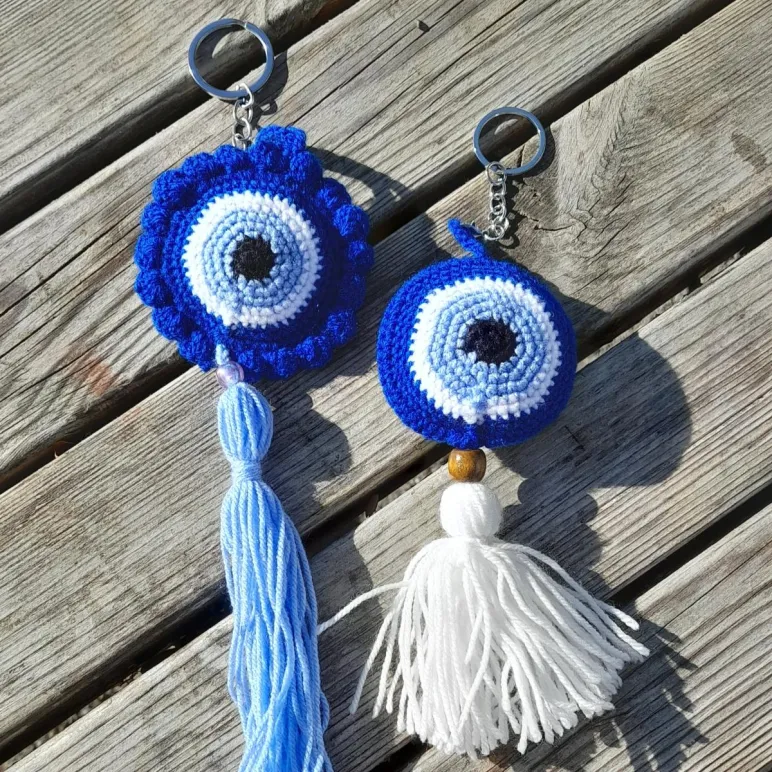 Брелок Глаз крючком