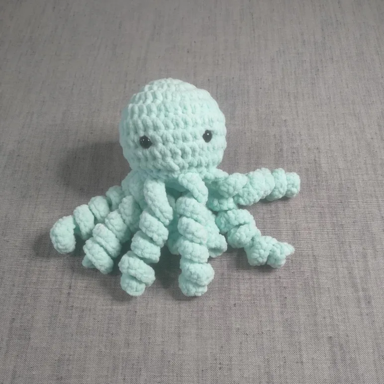 вязаная игрушка осьминог