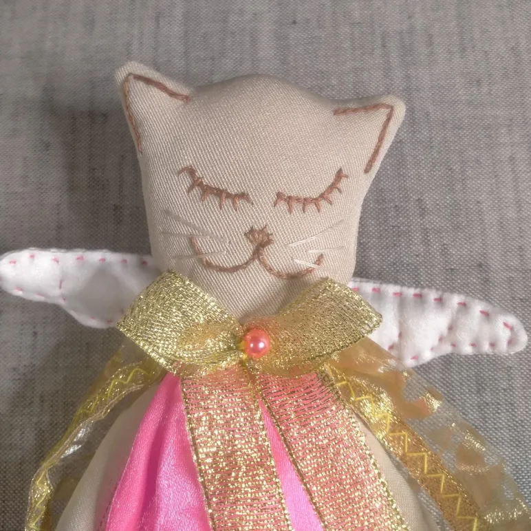 текстильная кукла Спящий ангел котенок