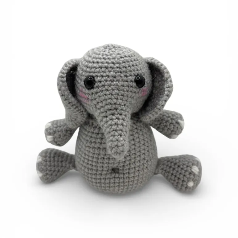 Слоненок вязаный крючком