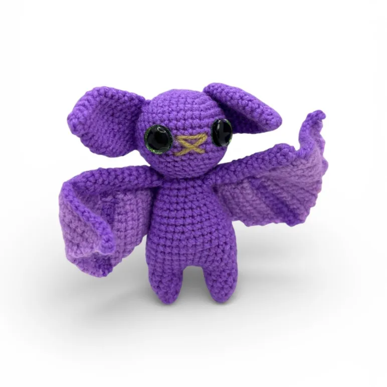 Вязаная игрушка Летучая мышка