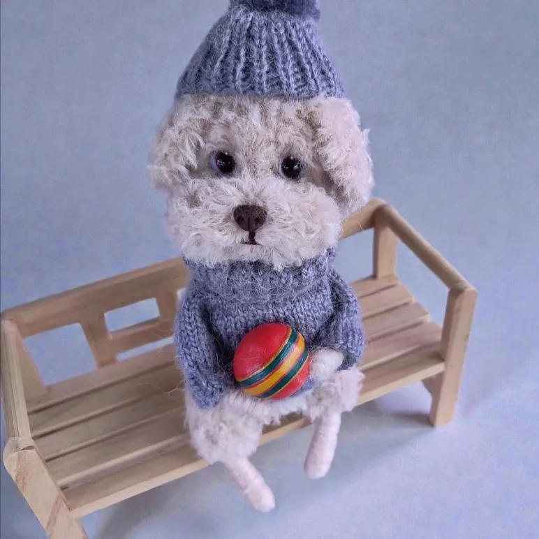 Щенок с мячиком