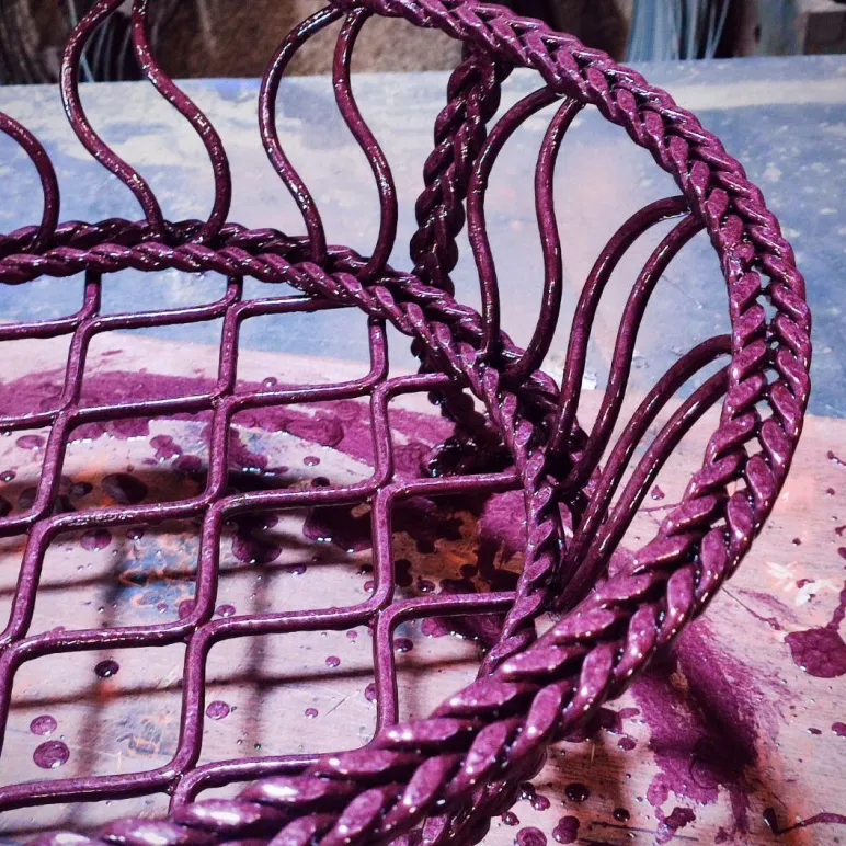 Кованая подставка для цветов