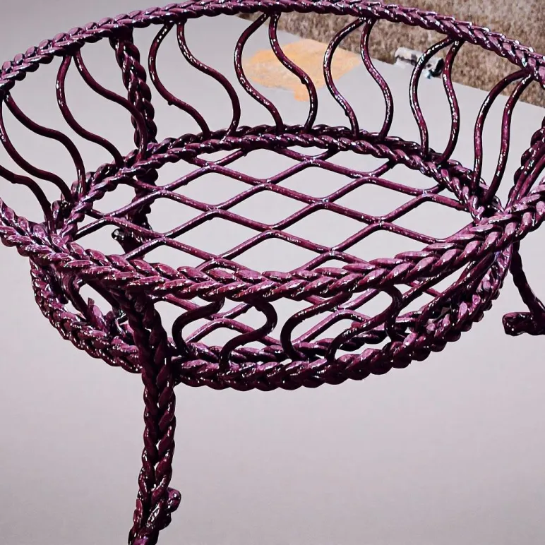 Кованая подставка для цветов