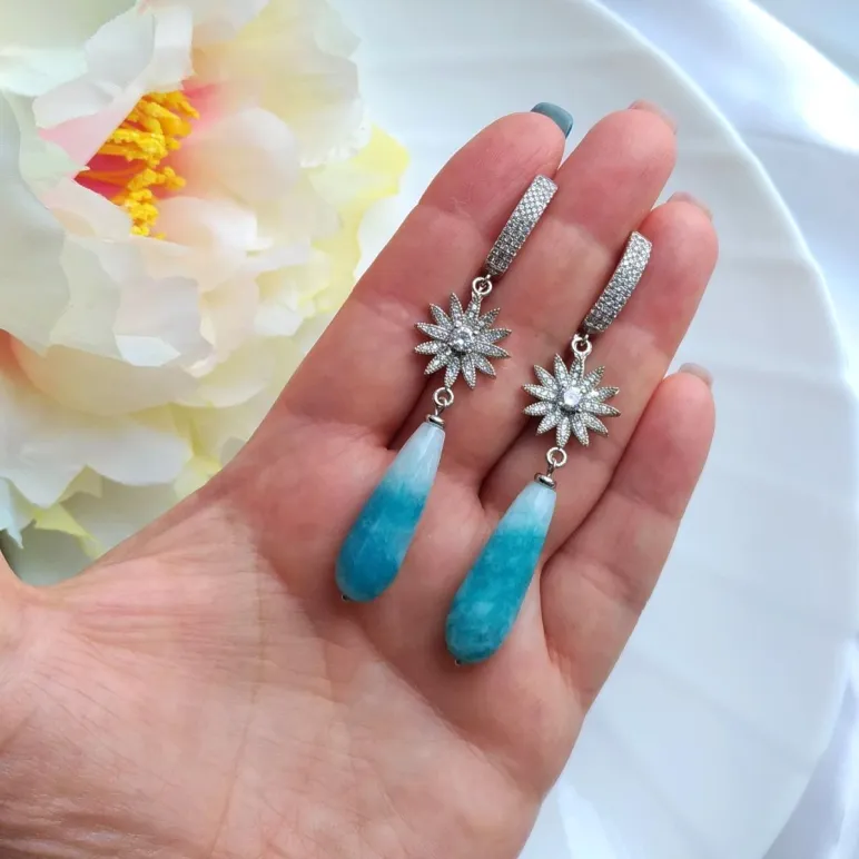 Серьги с голубыми халцедонами
