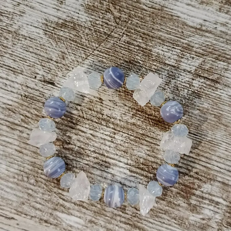 Браслет из агата с кварцем и опалитом