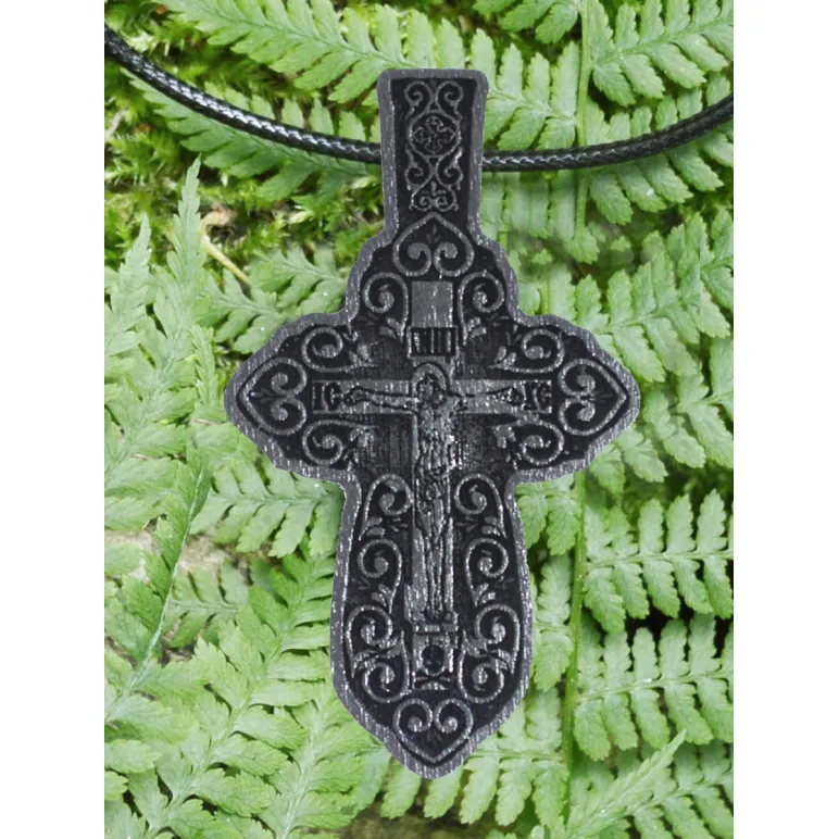 Нательный изящный крест деревянный