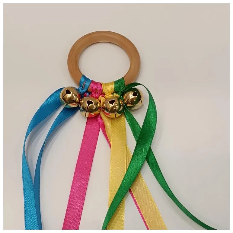 Сенсорное Монтессори-кольцо с бубенцами и лентами