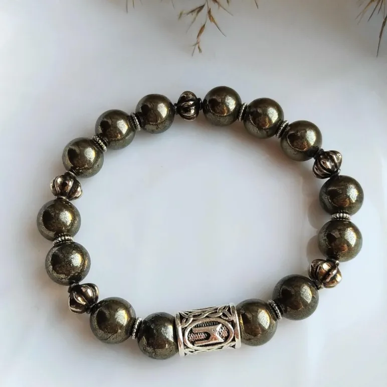 Мужской браслет из пирита и руны "Эваз".