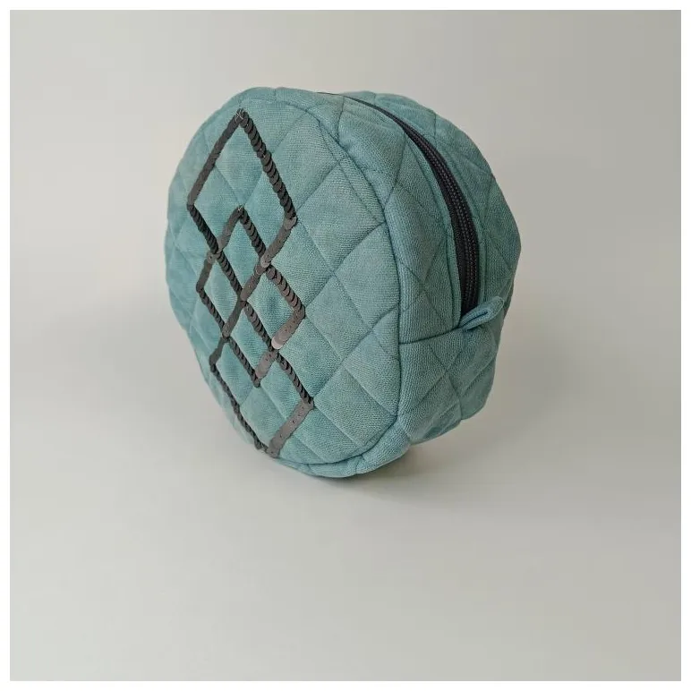 Косметичка ручной работы, с вышивкой, текстильная