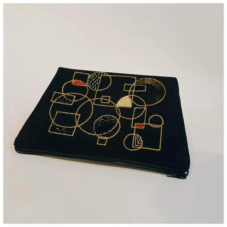 Косметичка с вышивкой, ручная работа