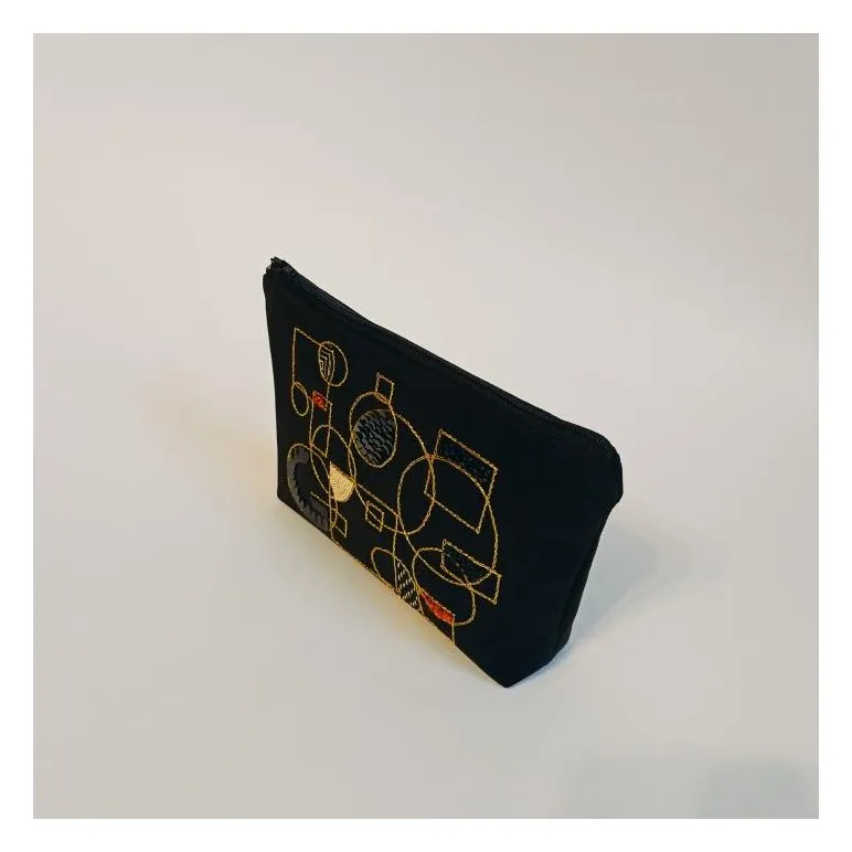 Косметичка с вышивкой, ручная работа