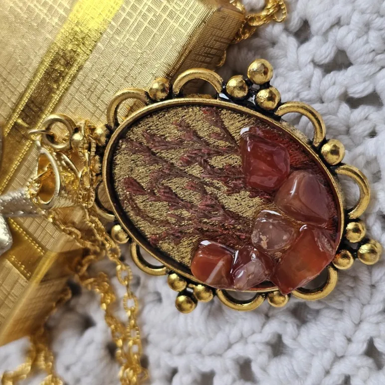 Кулон с натуральным камнем сердолик ручной работы