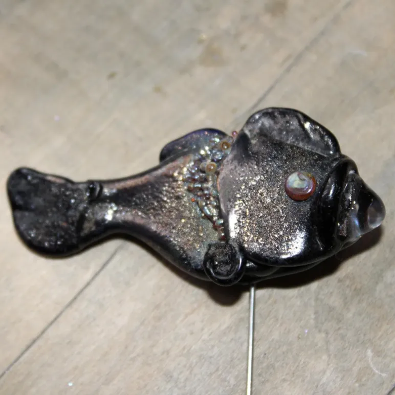Брошь рыбка