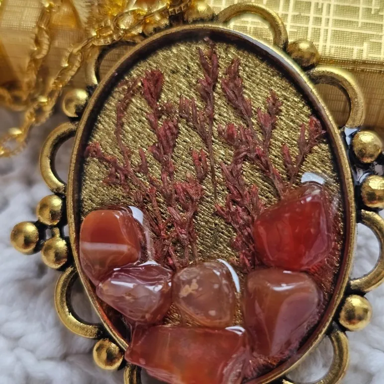 Кулон с натуральным камнем сердолик ручной работы