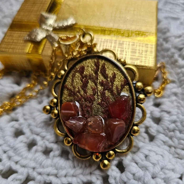 Кулон с натуральным камнем сердолик ручной работы