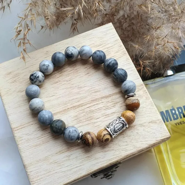 Мужской браслет с яшмой и руной Тейваз