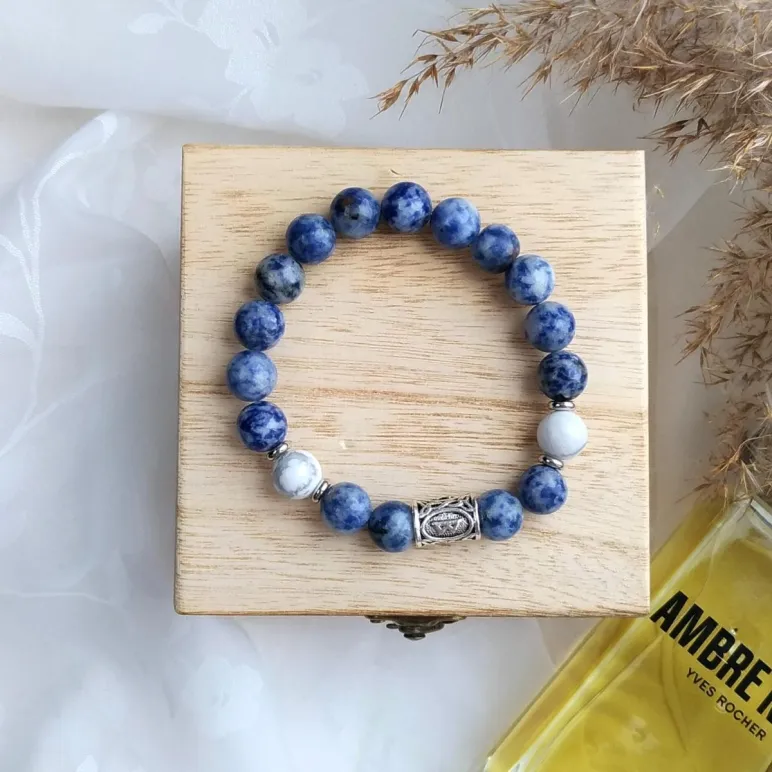 Мужской браслет с кахолонгом, содалитом и руной Беркана