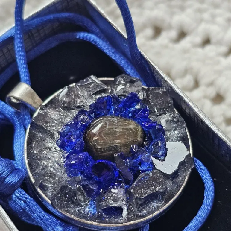 Кулон с тигрово-соколиным глазом