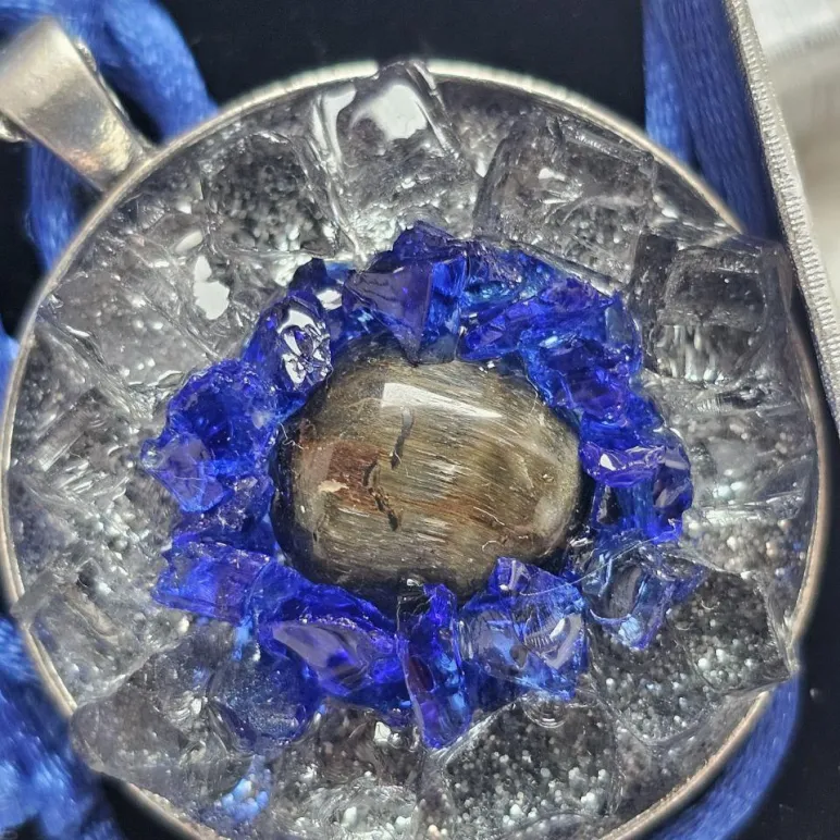 Кулон с тигрово-соколиным глазом