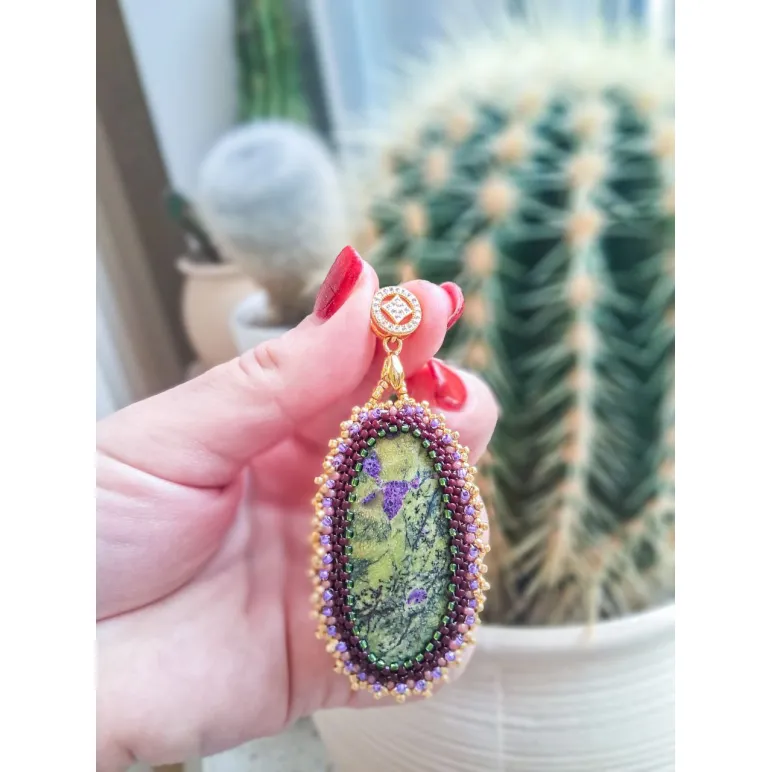 Кулон из натурального камня "Стихтис"