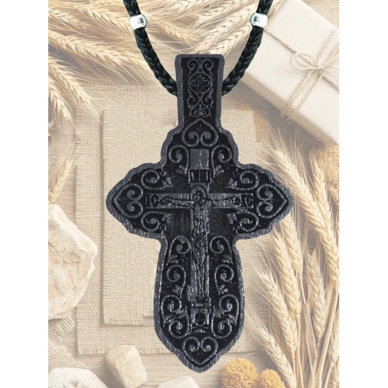 Нательный изящный крест деревянный