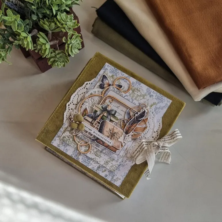 Фотоальбом ручной работы на 30 фотографий в подарочной упаковке с открыткой