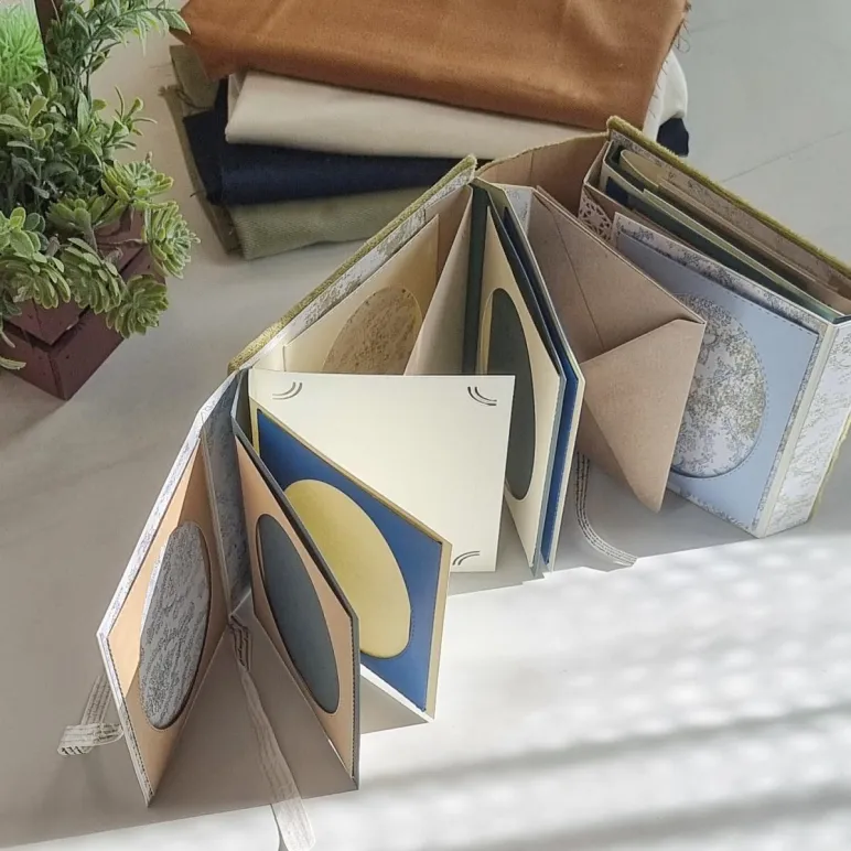 Фотоальбом ручной работы на 30 фотографий в подарочной упаковке с открыткой