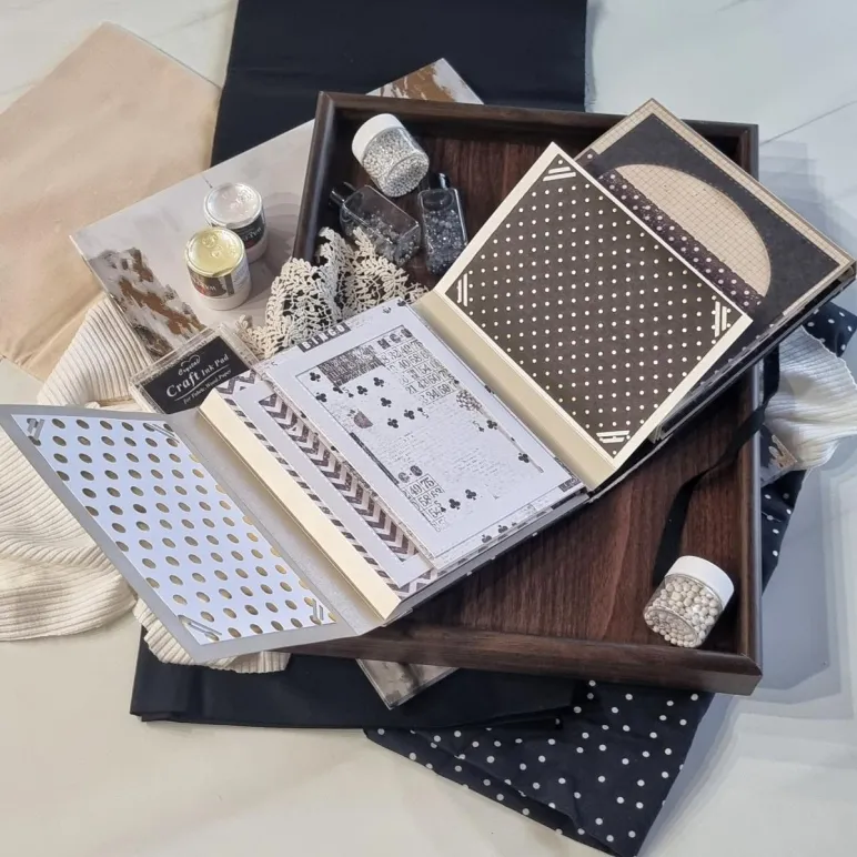 Фотоальбом ручной работы на 30 фотографий в подарочной упаковке с открыткой