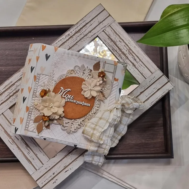 Фотоальбом ручной работы в подарочной упаковке с открыткой