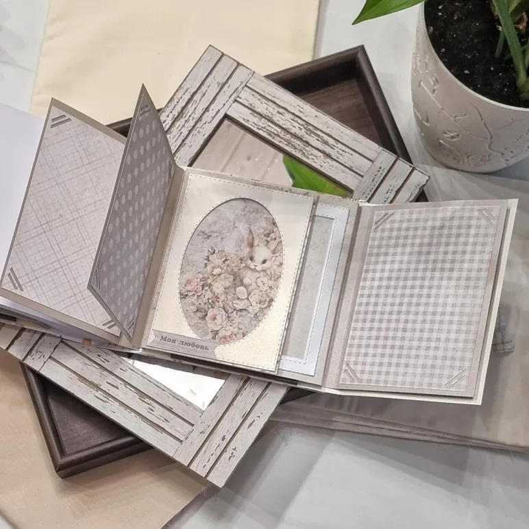 Фотоальбом ручной работы в подарочной упаковке с открыткой